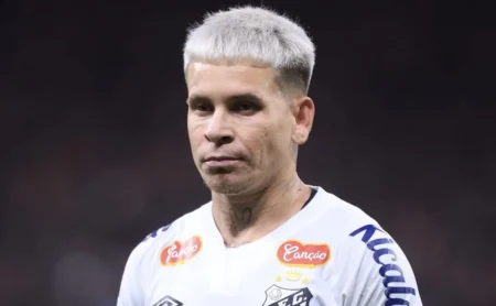 Soteldo: Jejum de Gols Supera 200 Dias e Busca Reabilitação no Santos Diante do Ceará