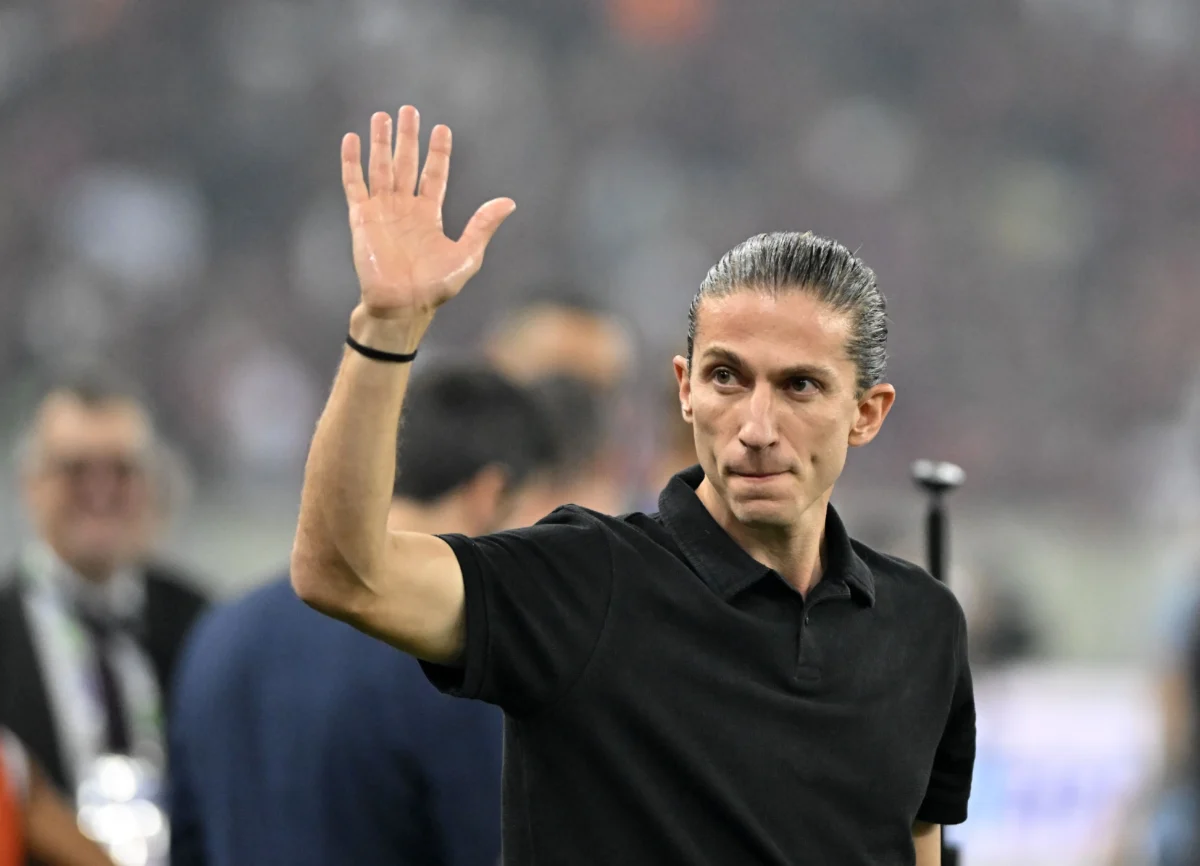 Filipe Luís exalta união após vitória do Flamengo sobre o Bahia: "Este grupo é campeão"