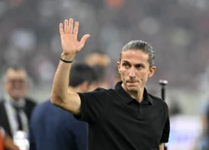 Filipe Luís exalta união após vitória do Flamengo sobre o Bahia: "Este grupo é campeão"