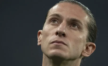 Filipe Luís analisa opções no Flamengo para jogo contra a LDU pela Libertadores sem Pulgar e Allan