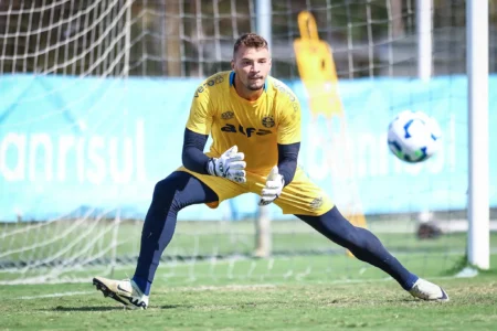 Palmeiras Avalia Contratação de Grando e Condiciona Negociação à Saída de Lomba