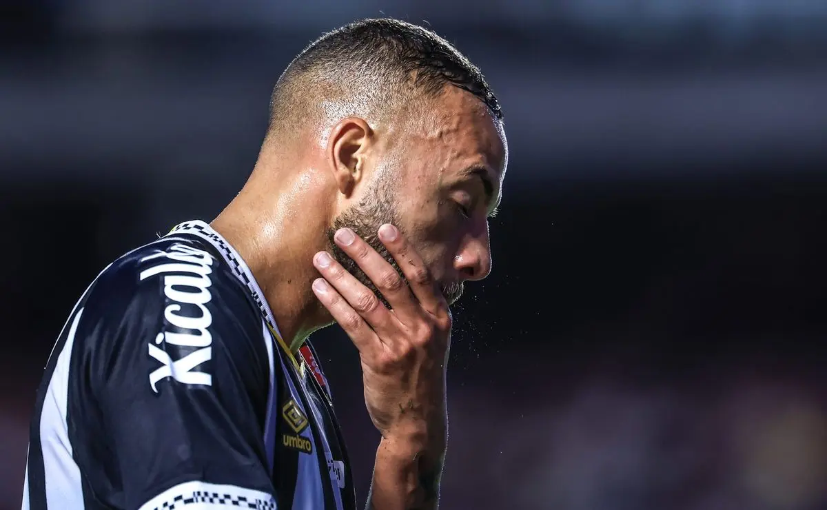 Guilherme avalia saída: Santos acompanha reviravolta e desperta interesse na MLS e mundo árabe.