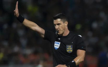 VAR Explica Gol de Vitor Roque em Palmeiras x São Paulo: Áudio Revela Detalhes