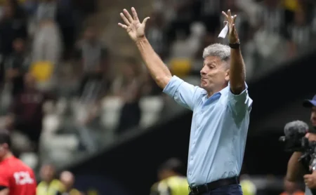 Fluminense em risco no Brasileirão Betano: Perda da quinta posição em caso de vitória do Ceará sobre o Santos