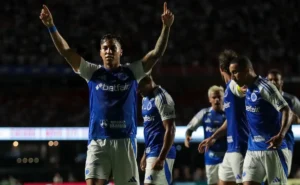 Cruzeiro de Leonardo Jardim em destaque no Brasileirão Betano, apesar de poucas atuações do time ideal