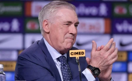 Ancelotti Assistirá a Flamengo x Táchira no Maracanã Após Convocação de Cincos Jogadores Rubro-Negros