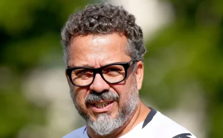 Cléber Xavier e a Gaffe na Convocação para o Clássico Santos x Corinthians em Jogo de Torcida Única