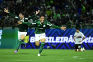 Palmeiras supera rivais e lidera em vitórias nos clássicos do século.