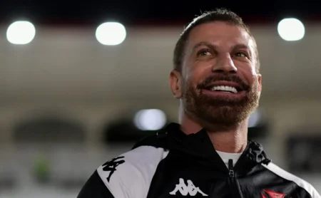Vasco: Receita Ultrapassa R$ 400 Milhões na Temporada Anterior, Segundo Levantamento