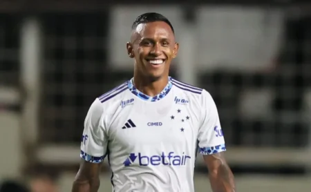 Marquinhos Contratado pelo Cruzeiro: Situação Ainda Indefinida