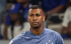 Wallace Afasta Retorno ao Grêmio e Descartar Conversas no Momento