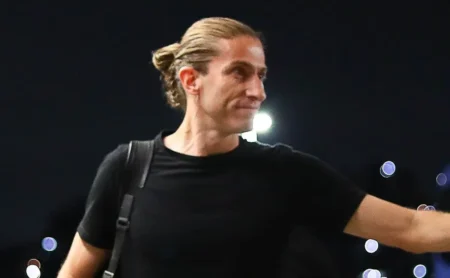 Filipe Luís recebe notícia ruim e Gonzalo Plata desfalca o jogo contra a LDU na Libertadores