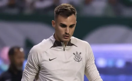 Corinthians Considera Liberação de Donelli Após Solicitação de Dorival Júnior por Goleiro Experiente