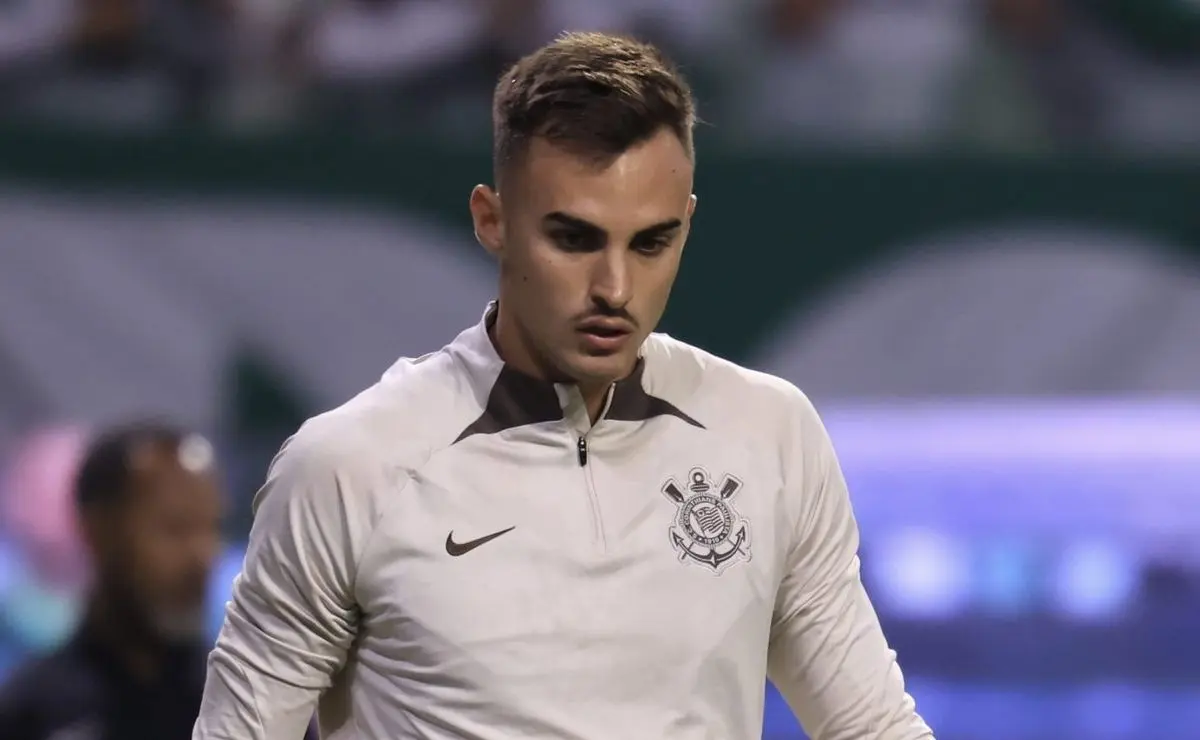 Corinthians Considera Liberação de Donelli Após Solicitação de Dorival Júnior por Goleiro Experiente