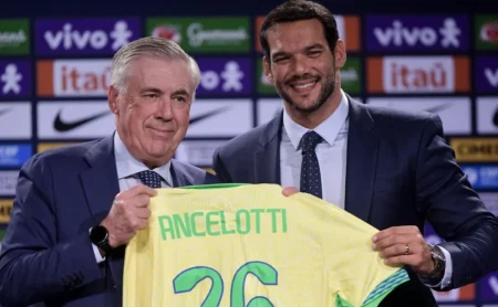 Ancelotti exalta Flamengo de Filipe Luís: "Muito bem, acompanhamos"