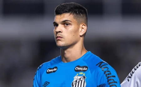 Brazão desabafa após empate do Santos e afasta risco de rebaixamento: “Temos um grupo qualificado”