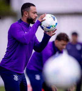 Memphis Lesiona Tornozelo em Treino e Desfalca Corinthians na Sul-Americana