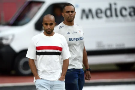 Lucas Moura: Recidiva de lesão no joelho direito afasta jogador do São Paulo da Libertadores
