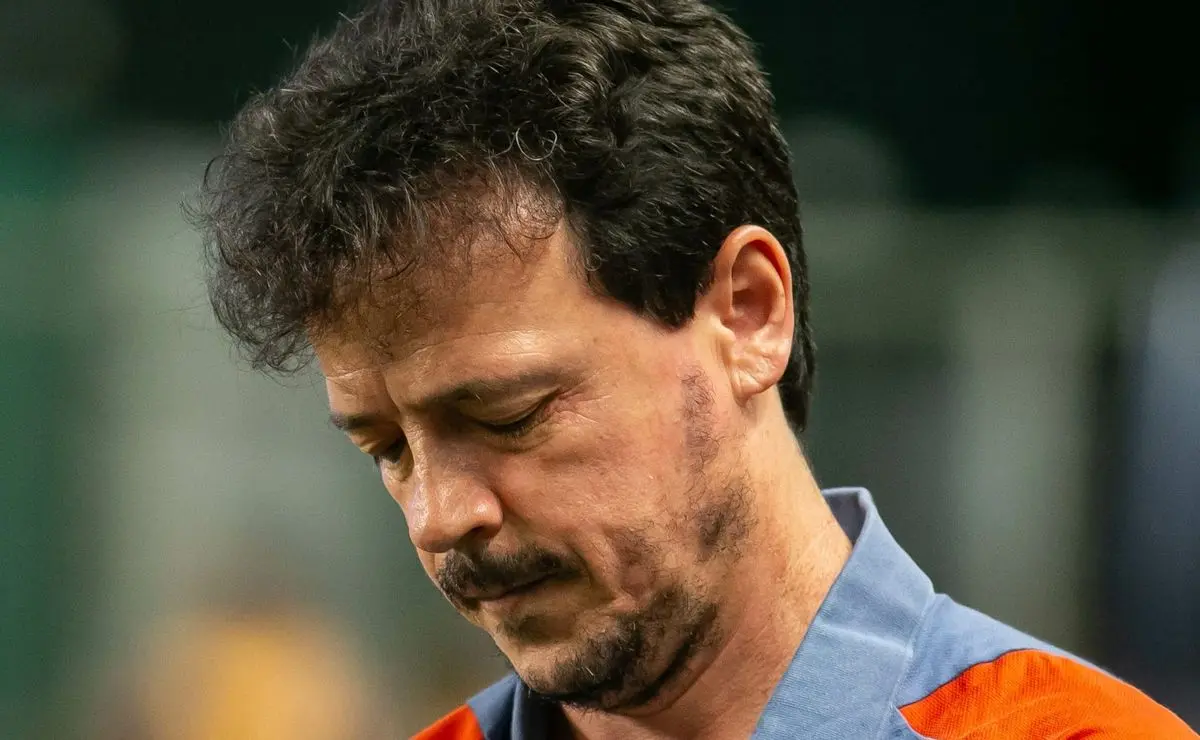 Diniz Prepara Estreia com Mudanças e Expectativas Desfavoráveis Contra o Lanús