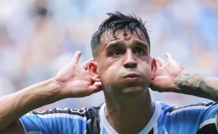 Grêmio mantém Cristaldo e pode perder meia, mas não por troca com Matheus Mendes