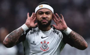 Depay fora: Disputa por vaga agita o Corinthians na Sul-Americana