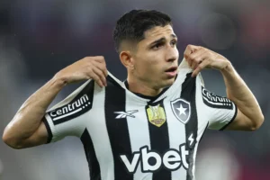 Botafogo: Savarino e Artur de volta para decisão contra a La U na Libertadores