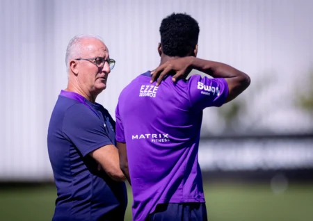 Corinthians: Dorival prepara time em treino tático visando jogo no Uruguai; confira a provável escalação