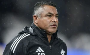 Internacional Ignora Críticas, Confirma Roger Machado e Foca em Decisão Contra o Nacional na Libertadores