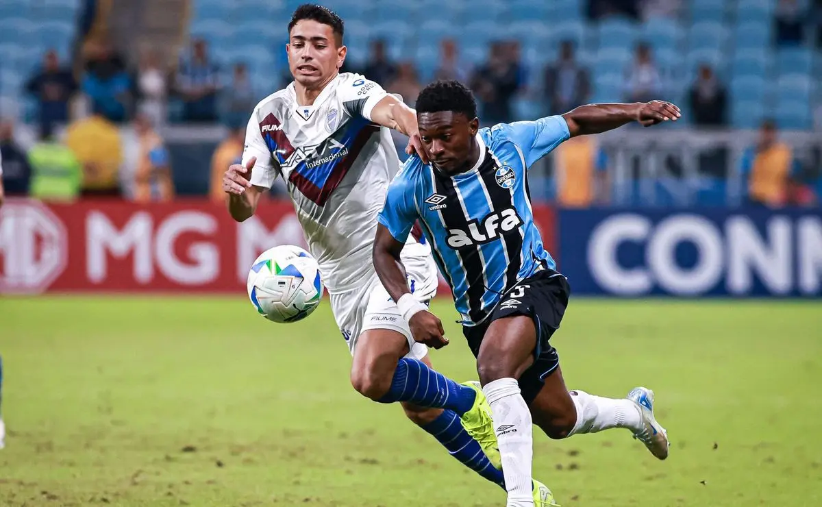 Grêmio empata com Godoy Cruz e adia classificação na Sul-Americana