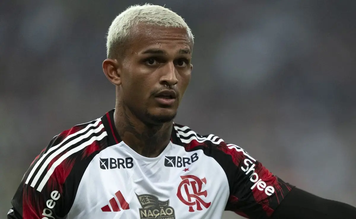 Flamengo negocia com Dodô, da Fiorentina, após escolha de substituto para Wesley, informa jornalista