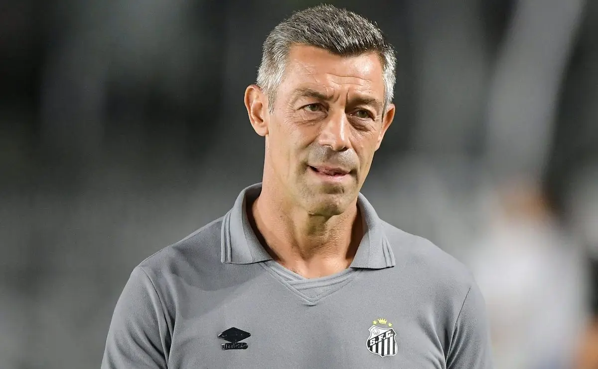 Santos: Obstáculos na Negociação com Caixinha e Notificação da FIFA
