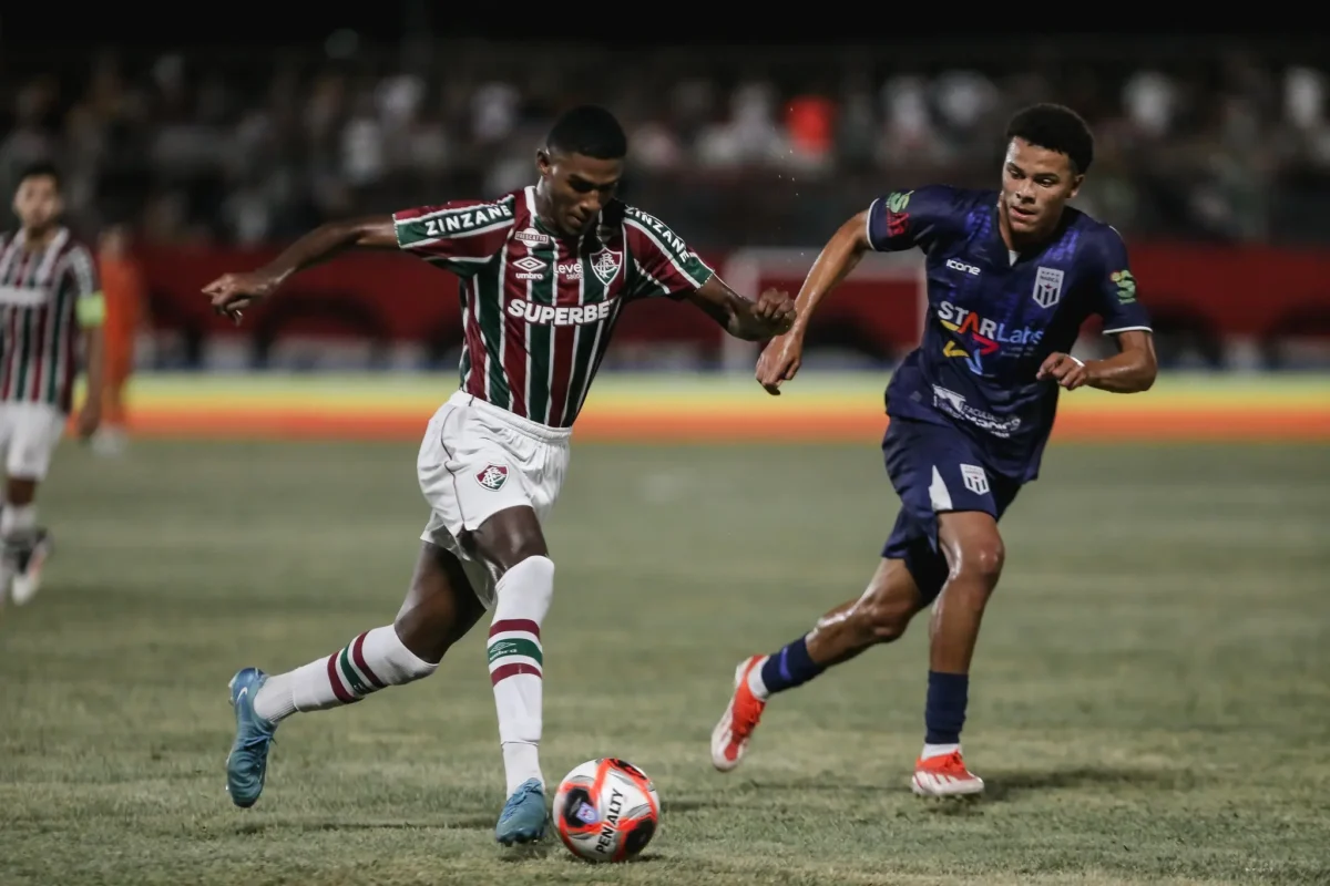 Fluminense: Sem Bernal e Otávio, soluções internas para volante marcador.