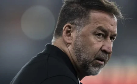 Corinthians Desiste de SAF em Crise Política, Afirma Jornalista