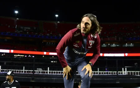 São Paulo: Contrastes na Libertadores e no Campeonato Brasileiro.