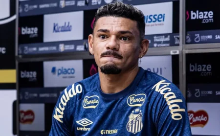 Cléber Xavier Decide: Tiquinho é Exortado a Elevar Desempenho no Santos