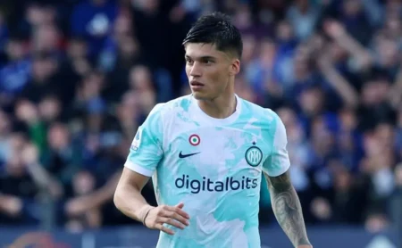 Internacional Decide Ataque: Correa ou Arnautovic?