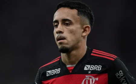 Flamengo resiste à troca e só negocia Matheus Gonçalves ao Cruzeiro por venda