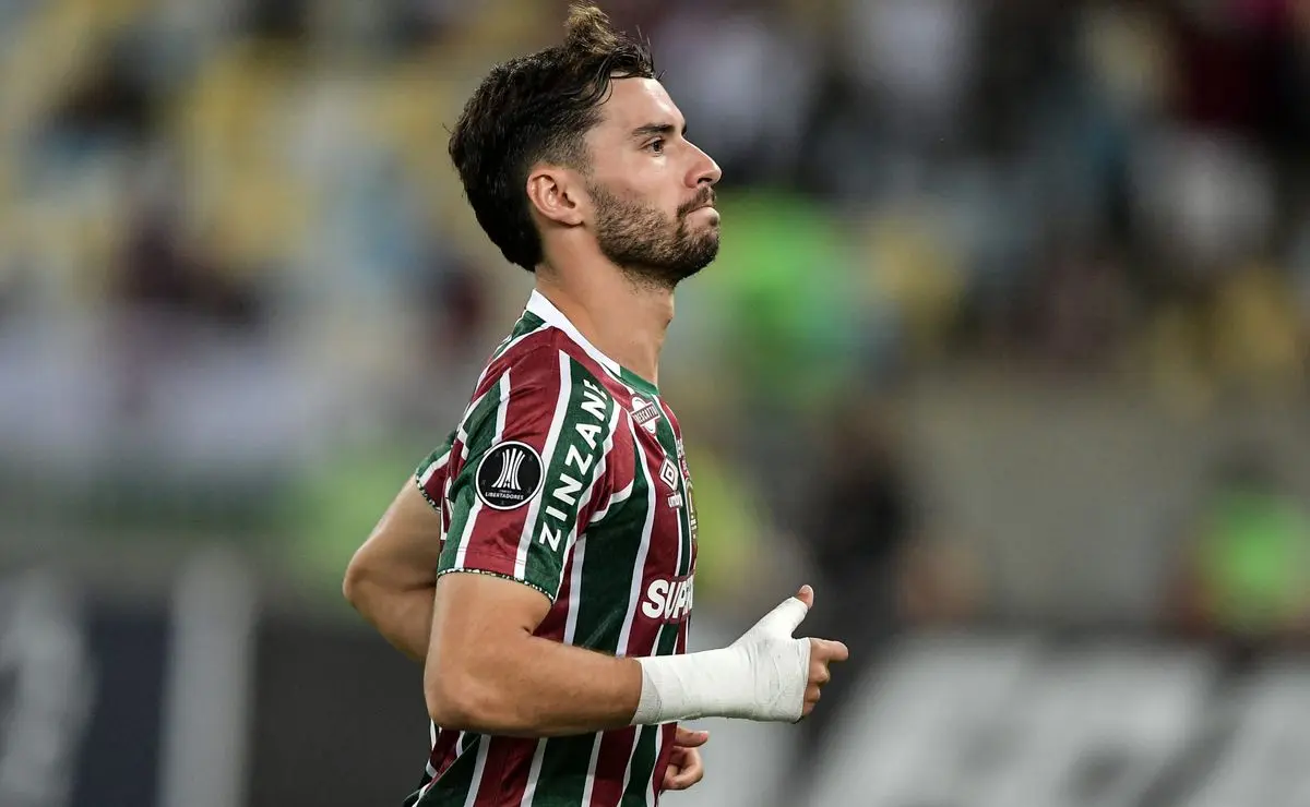 Fluminense Busca Solução Interna Diante de Lesões e Carência na Volância