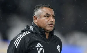 Falcão reprova escolha de Roger Machado sobre poupar titulares no Internacional