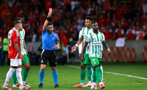 A Razão da Liberação de Hinestroza, Destaque do Atlético Nacional na Libertadores, pelo Palmeiras