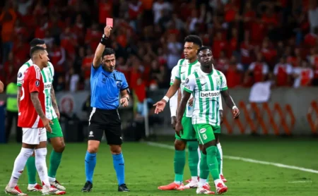 A Razão da Liberação de Hinestroza, Destaque do Atlético Nacional na Libertadores, pelo Palmeiras