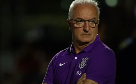 Corinthians: Dorival Júnior promove mudanças na defesa e aposta em André Ramalho e Tchoca