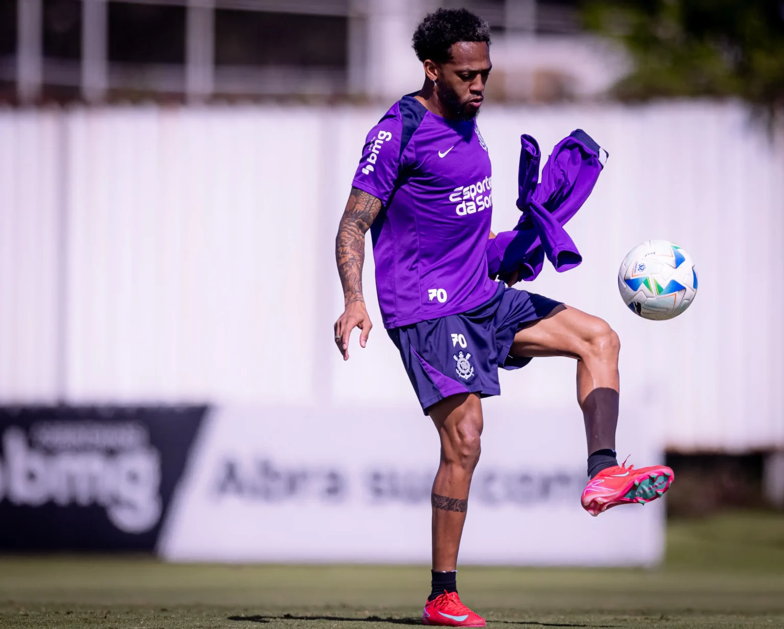 Corinthians Finaliza Preparação para Duelo contra o Racing no Uruguai: Confira os Relacionados