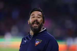 Técnico da LDU joga a responsabilidade para o Flamengo: "É preciso vencer"