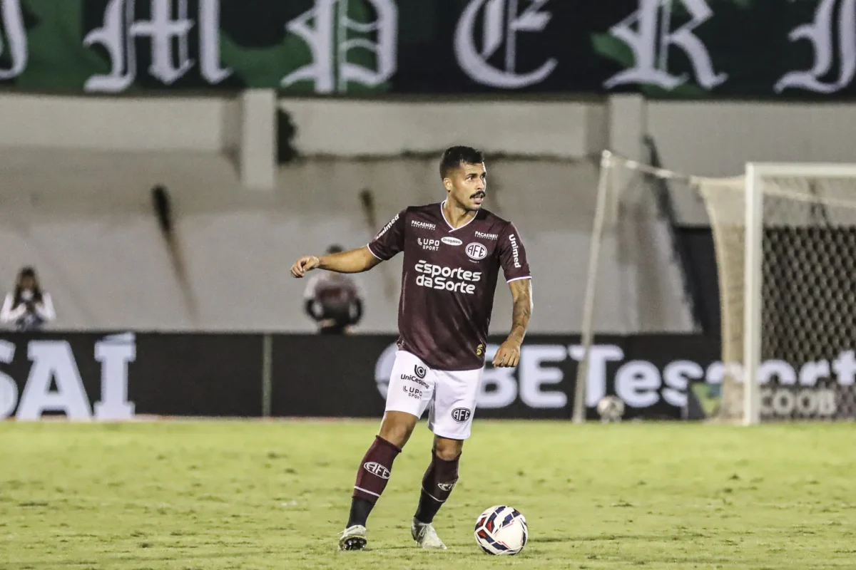 São Paulo Inicia Contato com Ferroviária para Avaliar Zagueiro de 23 Anos