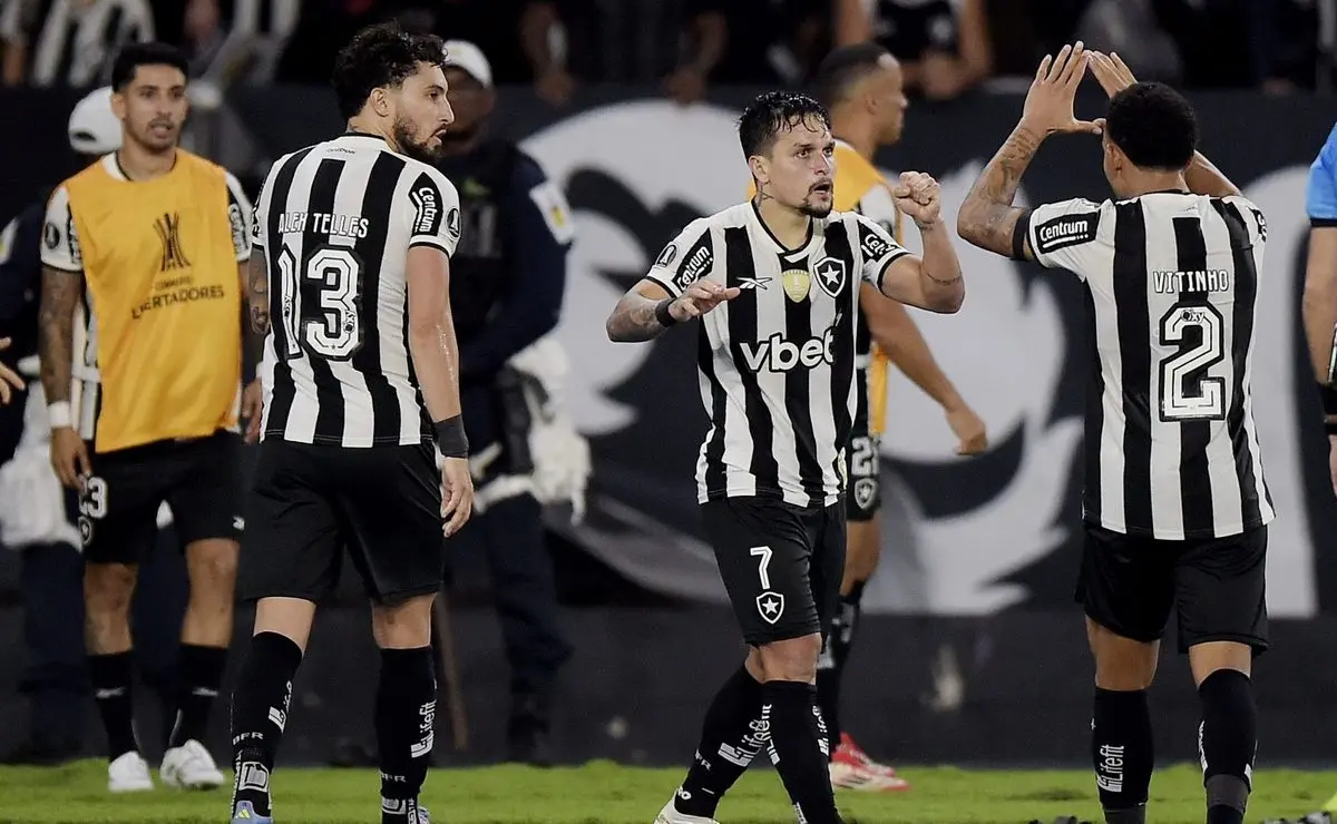 Artur busca vitória contra o Estudiantes e entusiasma a torcida no Nilton Santos: “Grande atuação”