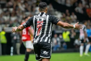 Atlético-MG x Caracas: de Ézio a Hulk, artilheiros celebram 100% do Galo em casa