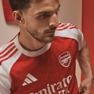 Arsenal Apresenta Novo Uniforme para a Temporada 2025/2026
