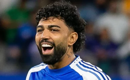 Flamengo desiste de investimento e Cruzeiro busca Hinestroza para parceria com Gabigol