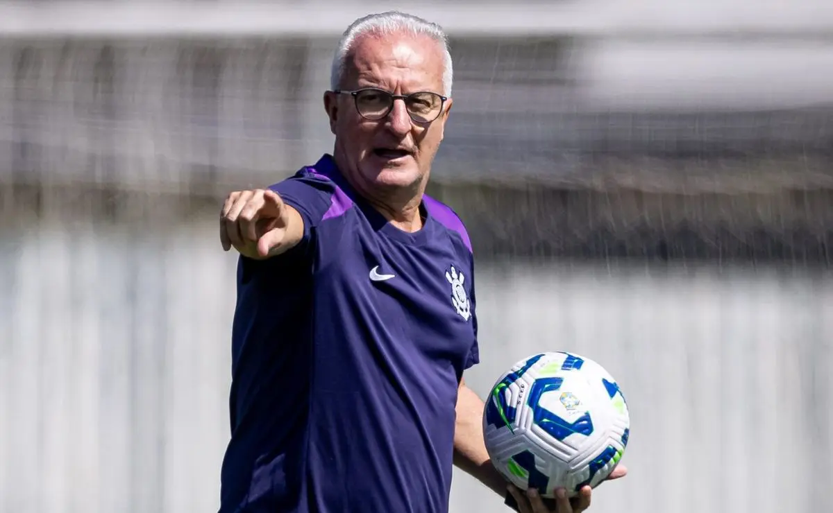 Corinthians: Sem Depay, Dorival Estuda Formação Tática Inovadora com Igor Coronado